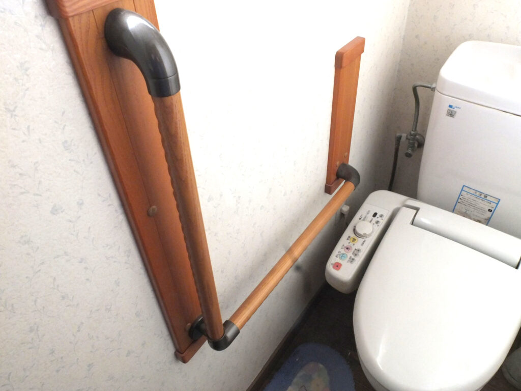高齢化時代に備える安心リフォーム！バリアフリー対応のトイレで快適な暮らしを